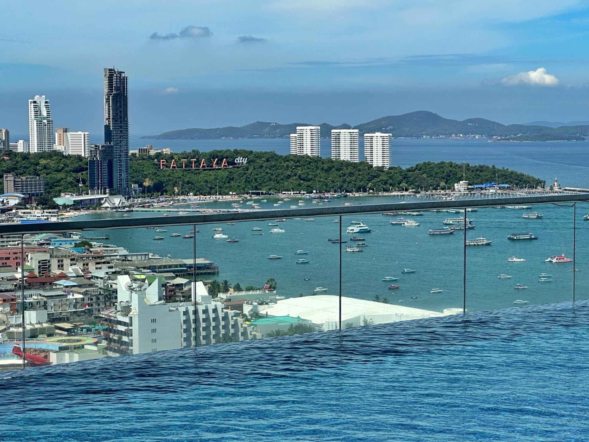 The Base Central Pattaya By Wwc ภายนอก รูปภาพ